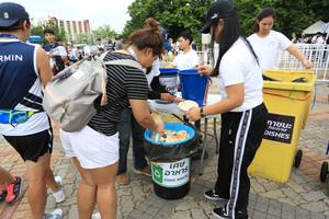 BIB: 070
                            <button type="button" onclick="openModal(4726284)" class="btn btn-primary btn-sm float-right btn-popup" data-toggle="modal" data-target=".modal-high-quality">
                        <i class="fas fa-shopping-cart"></i> Add to Cart
                    </button>
                                            <button type="button" onclick="isThisMe(4726284, true)" class="btn btn-success btn-sm float-right btn-popup btn-isme hidden" data-toggle="tooltip" data-placement="bottom" title="นี่คือรูปของคุณใช่ไหม คลิกที่นี่เพื่อเอาเข้าอัลบั้ม">
                        <i class="fas fa-plus"></i> Add to album
                    </button>
                    <button type="button" onclick="isThisMe(4726284, false)" class="btn btn-warning btn-sm float-right btn-popup btn-isnotme hidden">
                        <i class="fas fa-ban"></i> Remove from album
                    </button>